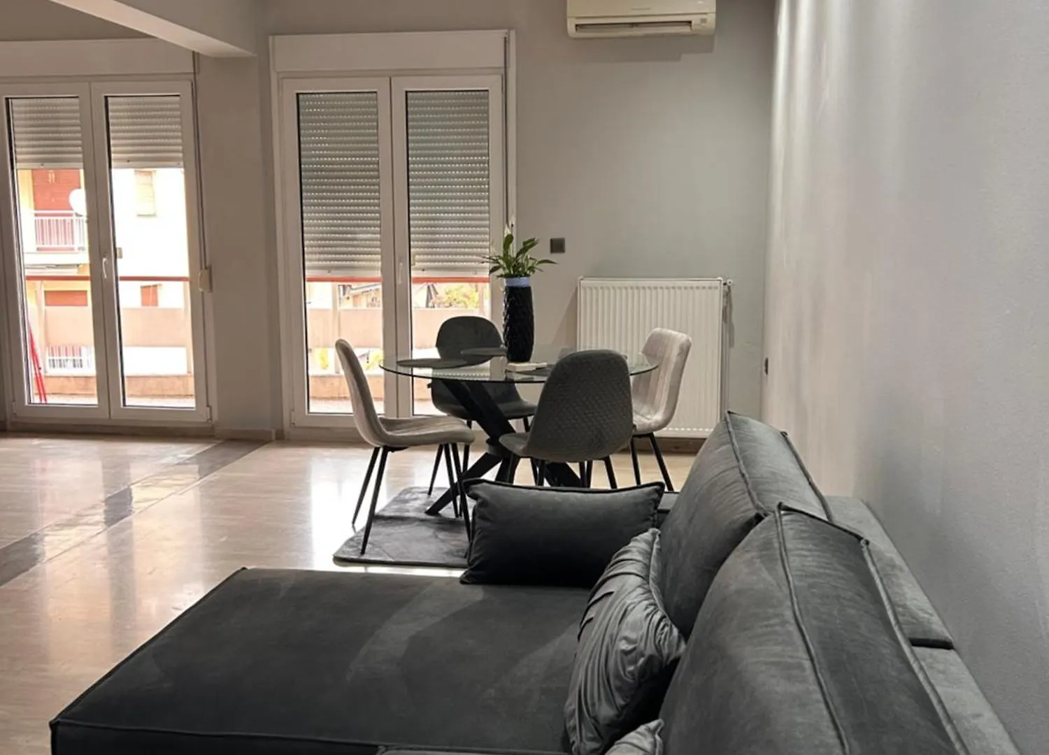 Angies Ledsigns Apartment Thessaloniki Greece